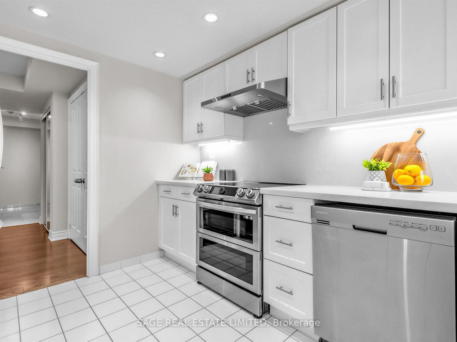 18 Hollywood Avenue, Unit 1001 - Photo 10