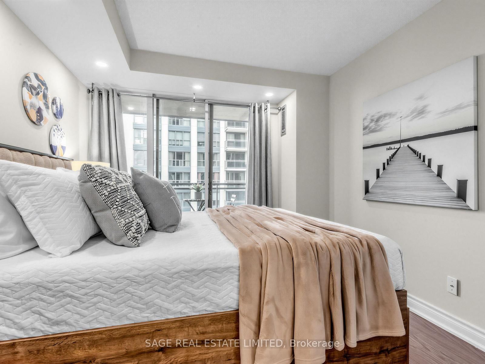 18 Hollywood Avenue, Unit 1001 - Photo 29