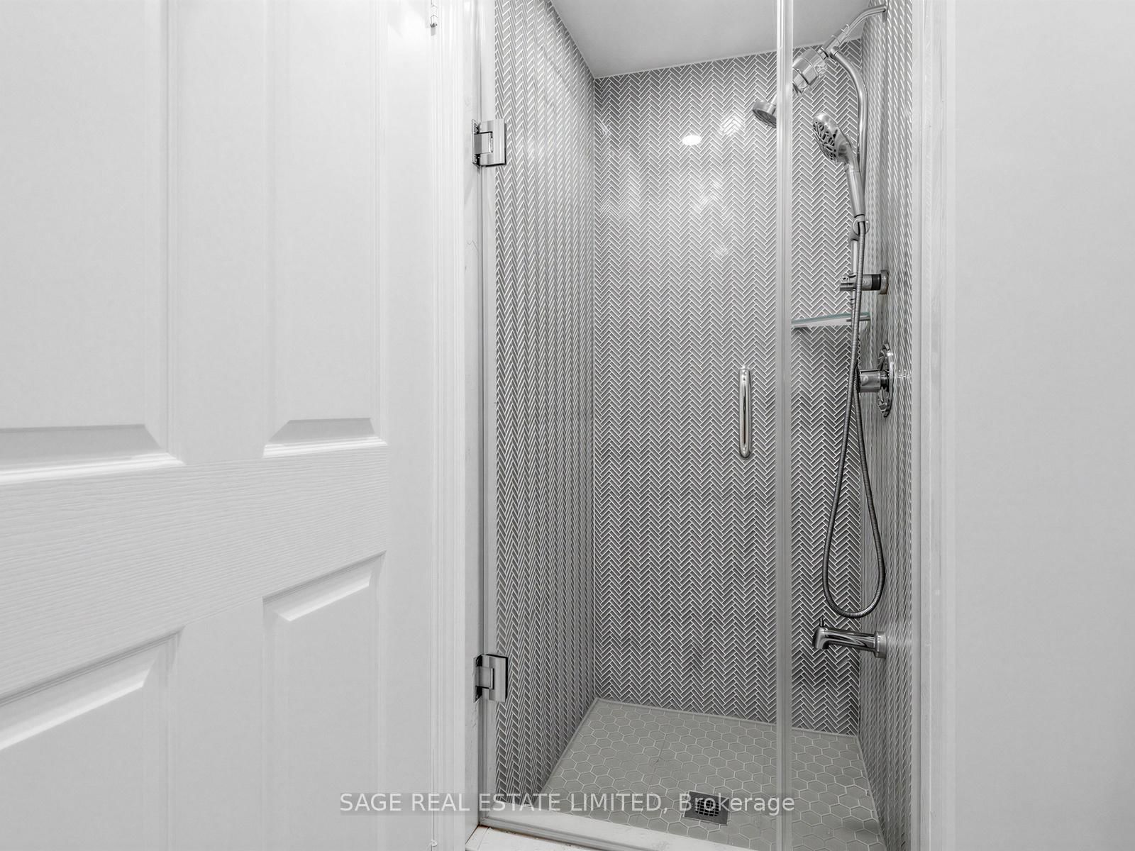 18 Hollywood Avenue, Unit 1001 - Photo 31