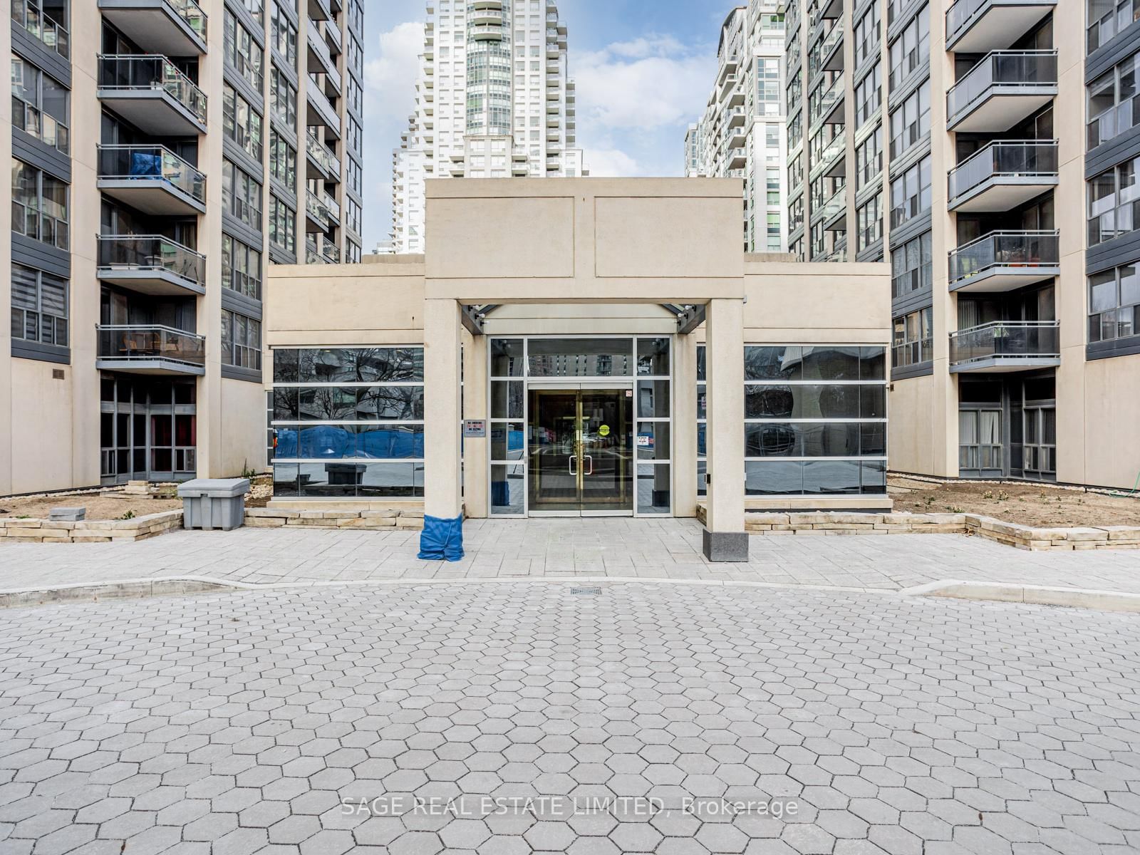 18 Hollywood Avenue, Unit 1001 - Photo 34