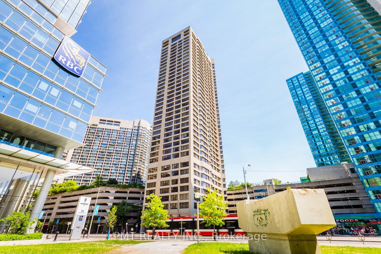 65 Harbour Square, Unit 2107 - Photo 17