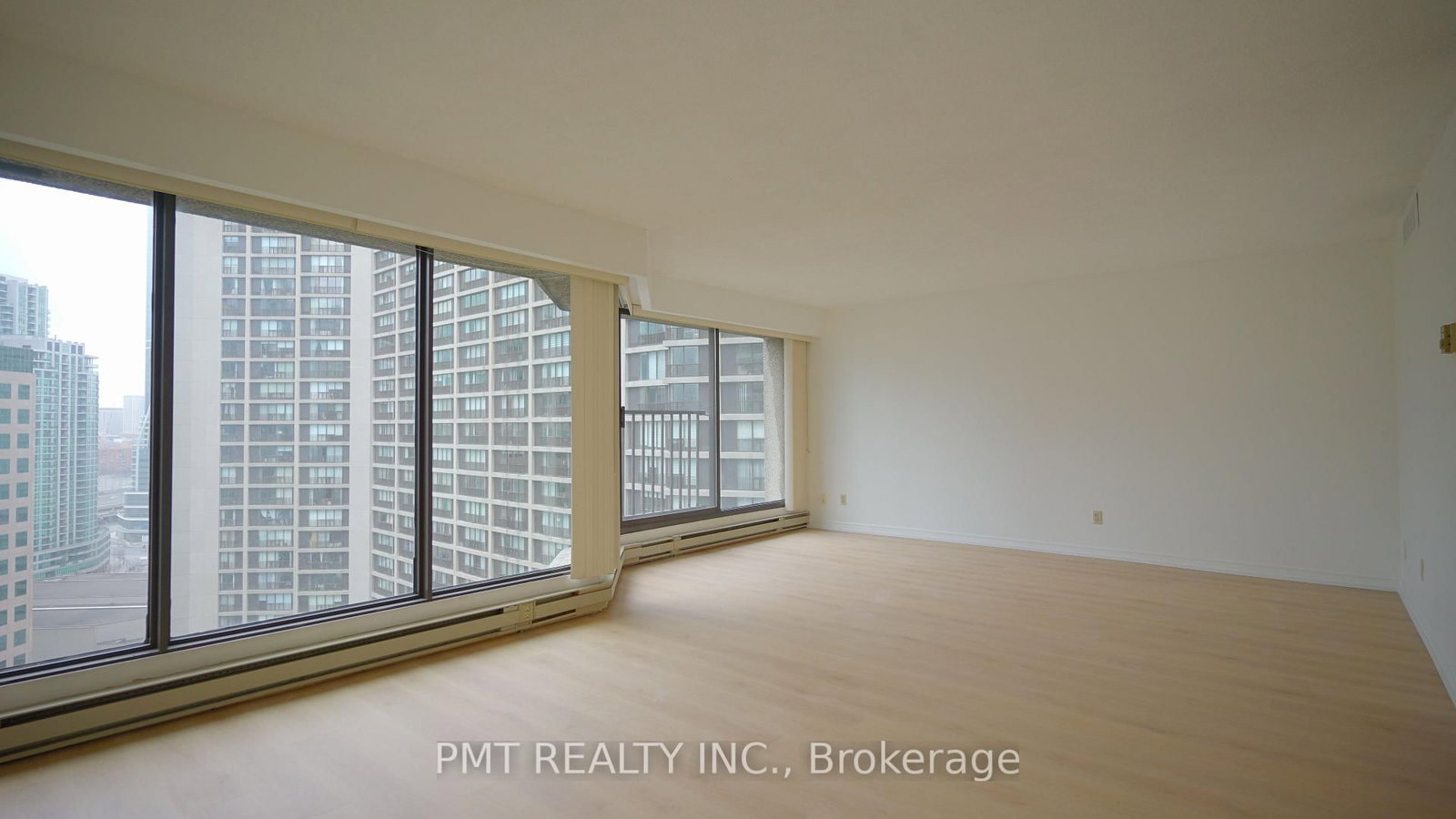65 Harbour Square, Unit 2107 - Photo 7