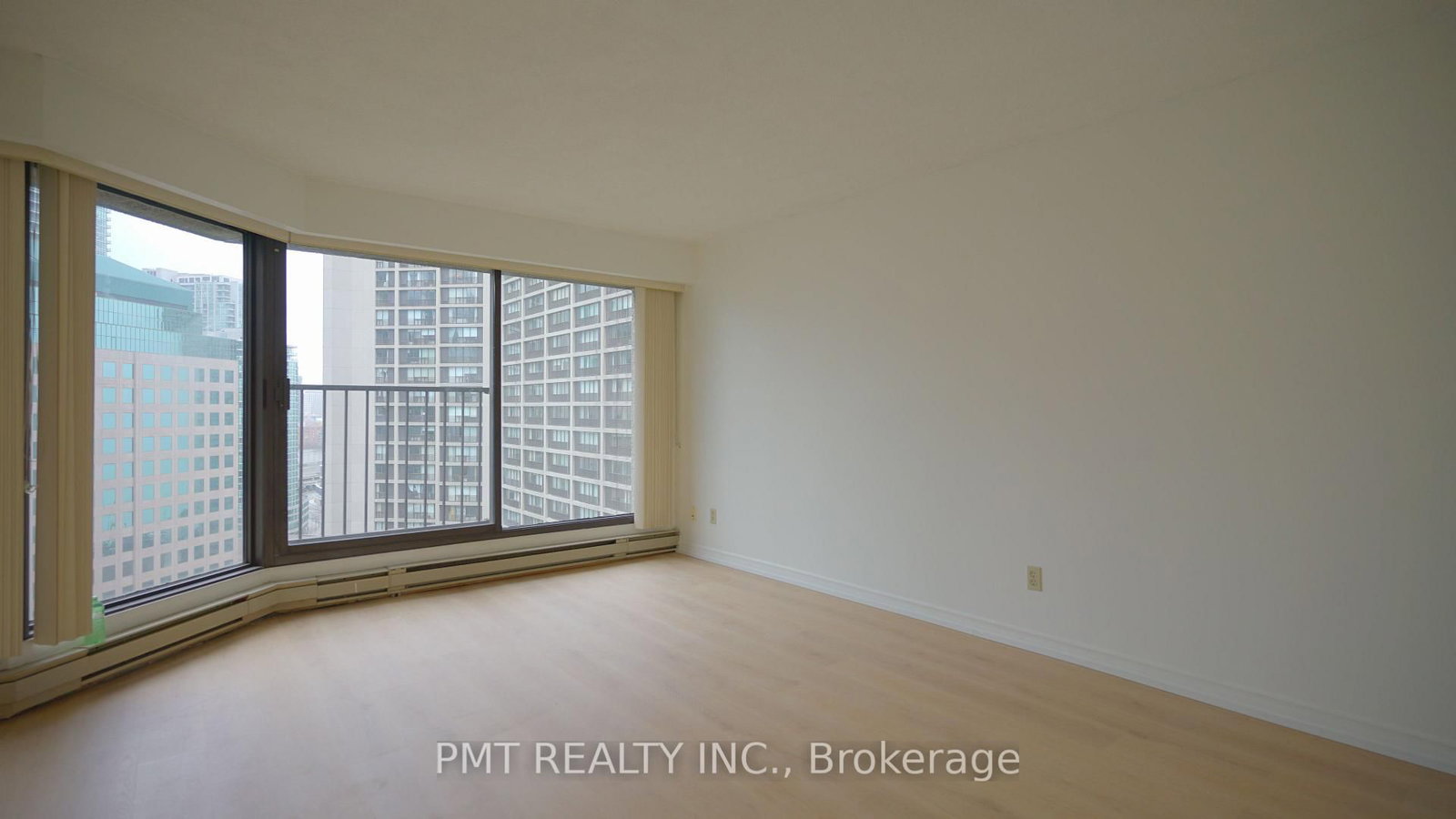 65 Harbour Square, Unit 2107 - Photo 8