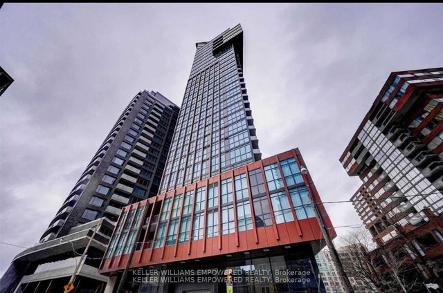 705 - 32 Davenport Road E