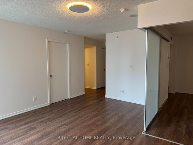 901 - 68 Abell Street