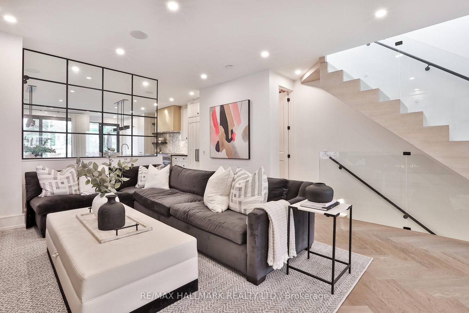 Detached House for sale at 553 Davisville Avenue, Toronto, Ontario, M4S 1J2 - Mount Pleasant East - MLS: C13008834