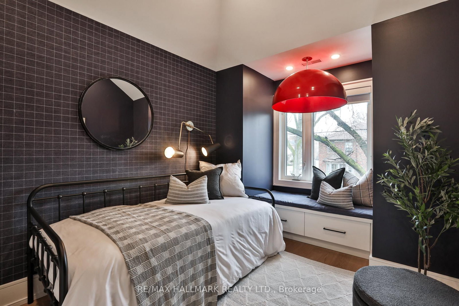 Detached House for sale at 553 Davisville Avenue, Toronto, Ontario, M4S 1J2 - Mount Pleasant East - MLS: C13008834