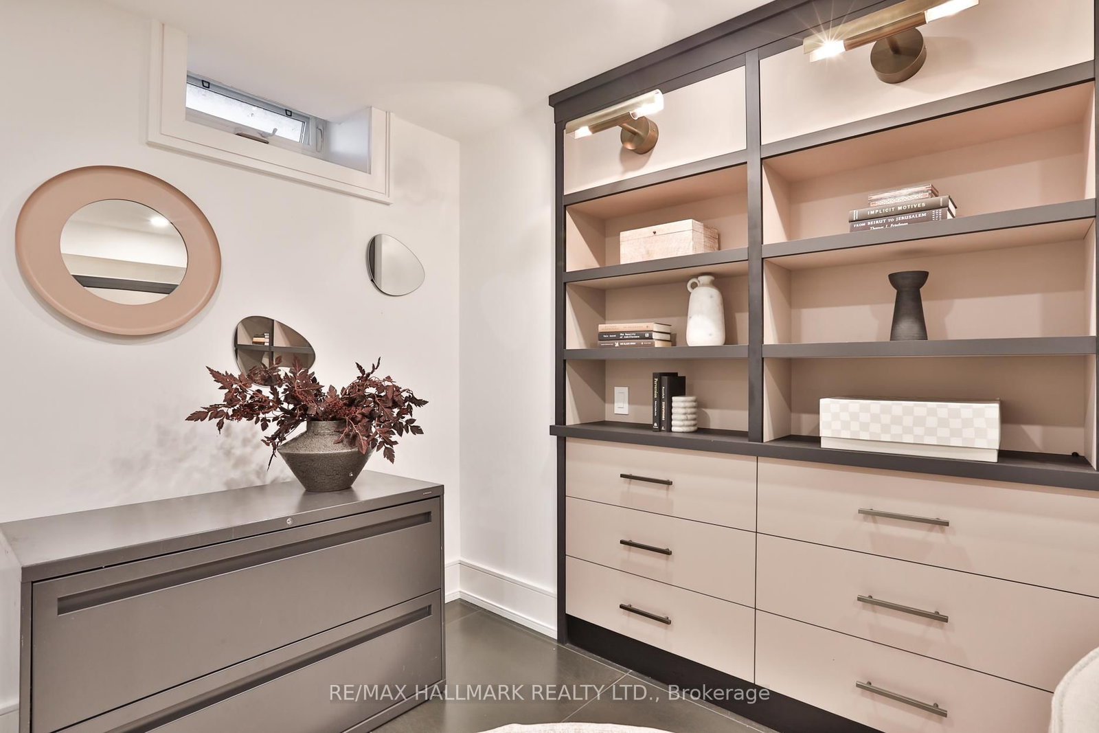 Detached House for sale at 553 Davisville Avenue, Toronto, Ontario, M4S 1J2 - Mount Pleasant East - MLS: C13008834