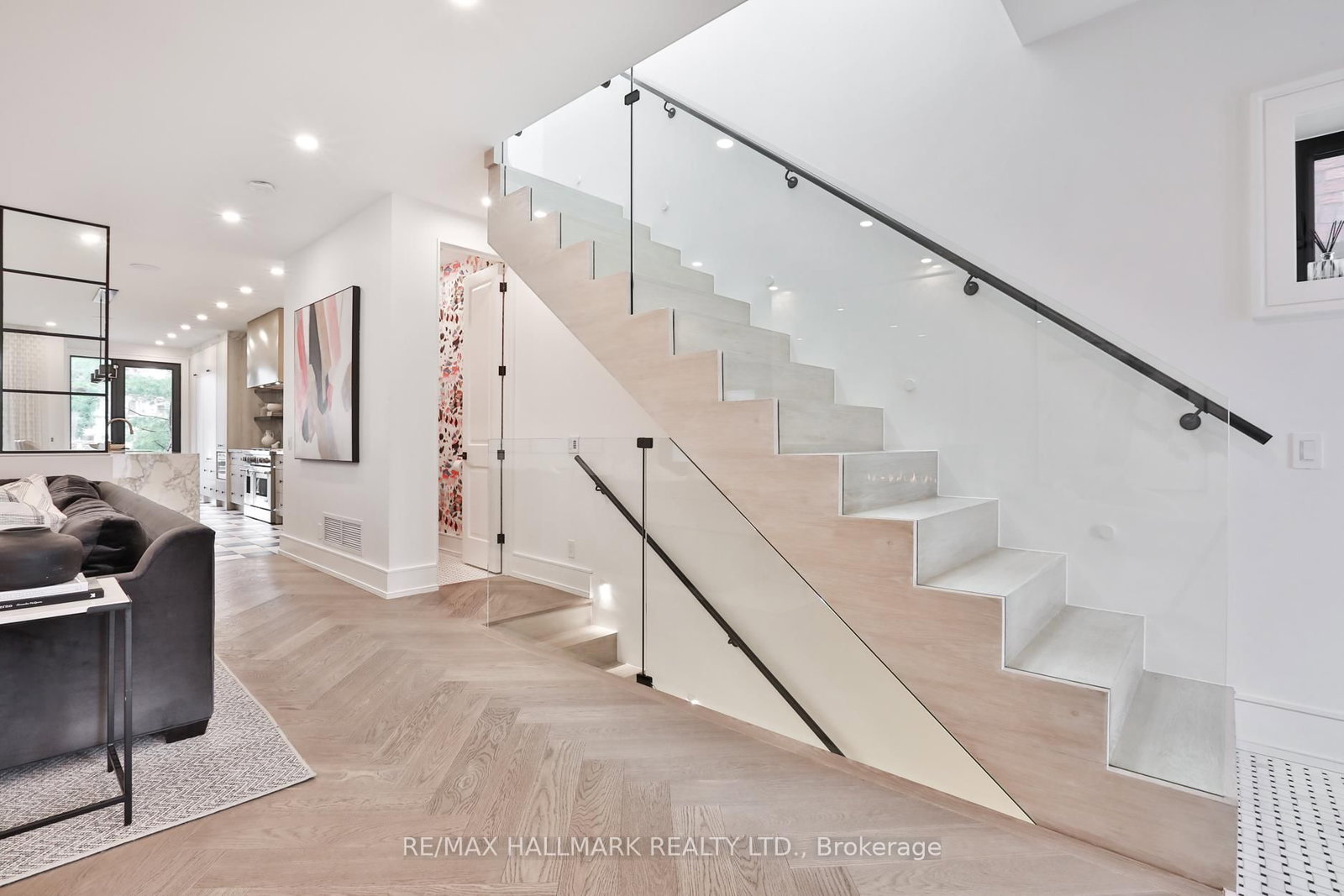 Detached House for sale at 553 Davisville Avenue, Toronto, Ontario, M4S 1J2 - Mount Pleasant East - MLS: C13008834