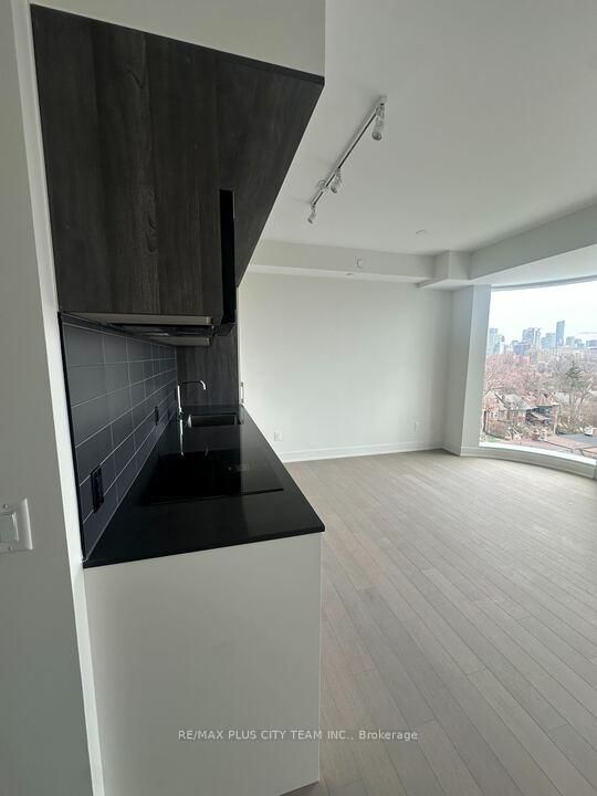 701 - 322 Dupont St, Toronto, M5R 1V9 | Image 3