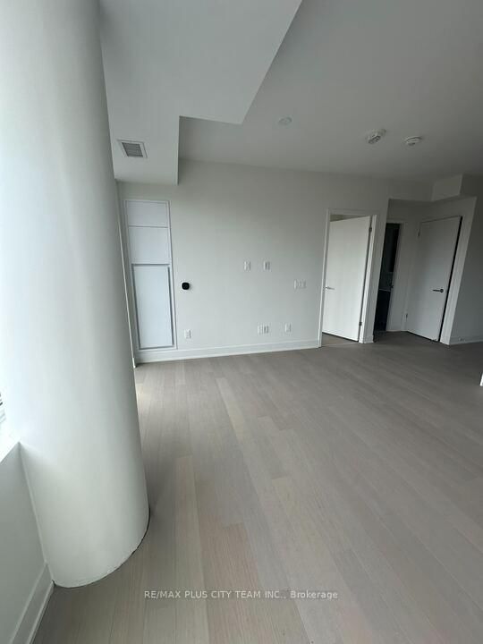 322 Dupont Street, Unit 701 - Photo 4