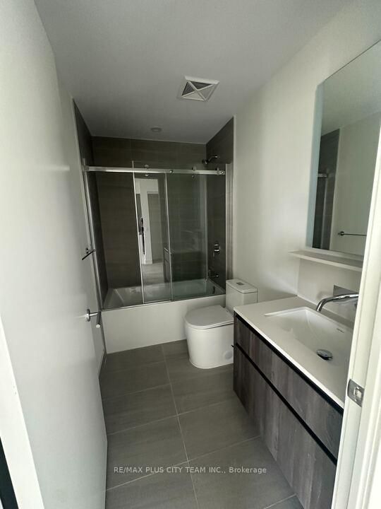 322 Dupont Street, Unit 701 - Photo 7