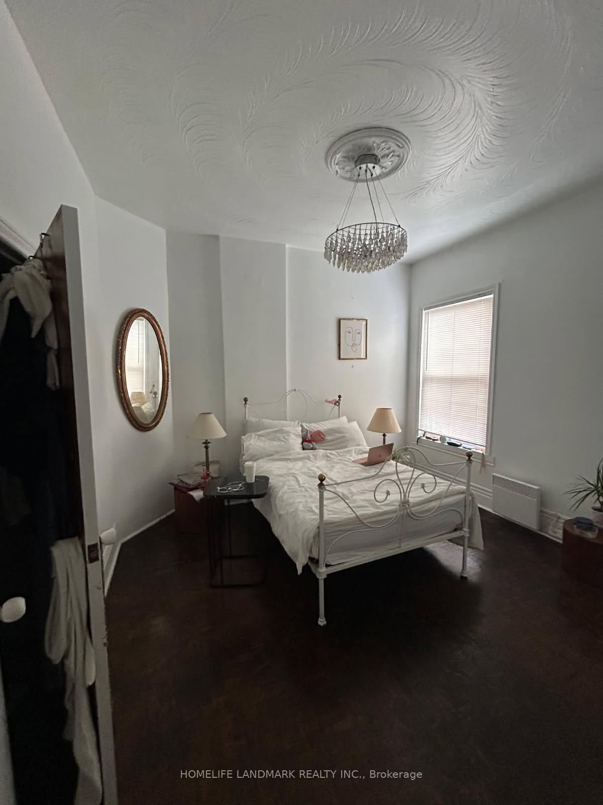 210 Dovercourt Road W - Photo 2