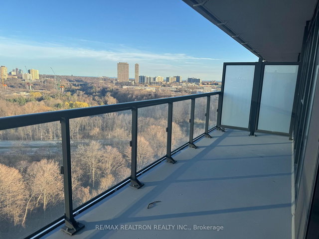 1406 - 30 Inn On The Park Drive