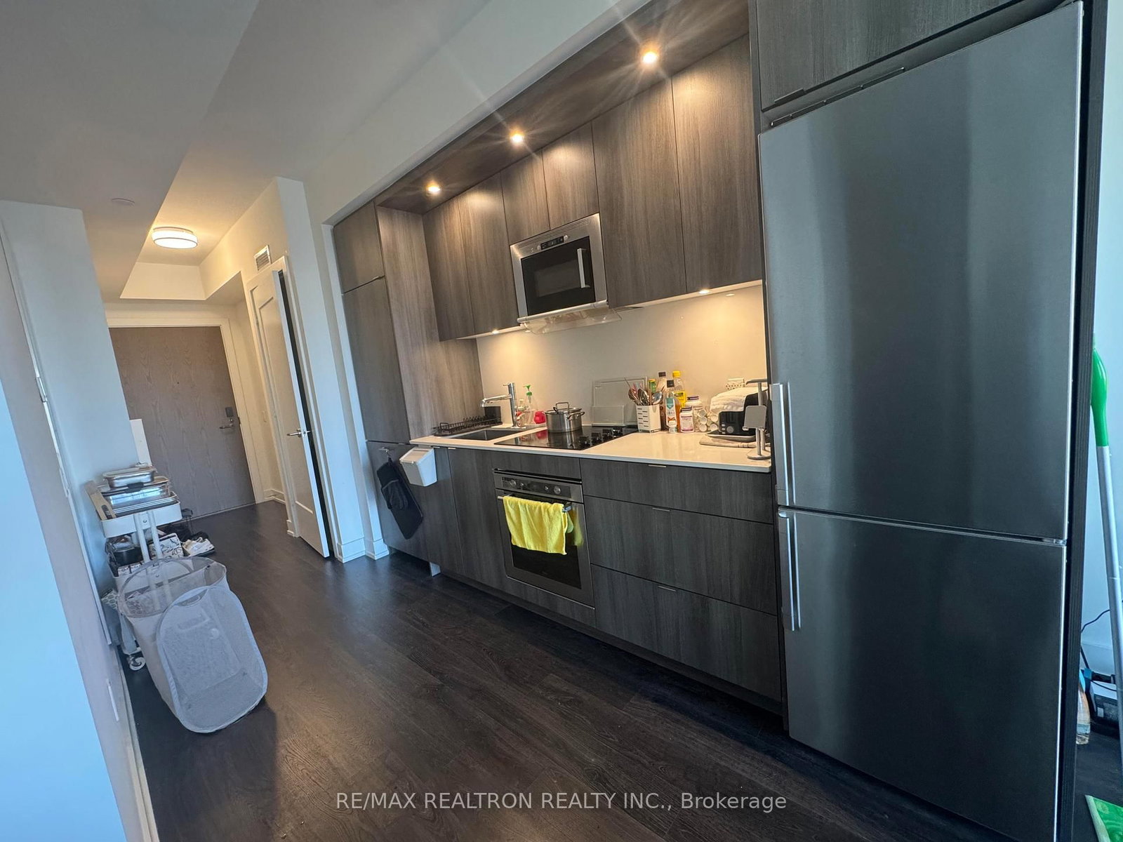 30 Inn On The Park Drive, Unit 1406 - Photo 2