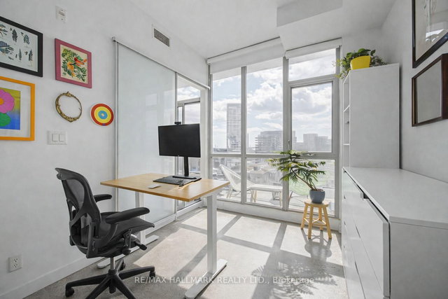 819 - 510 KING Street E