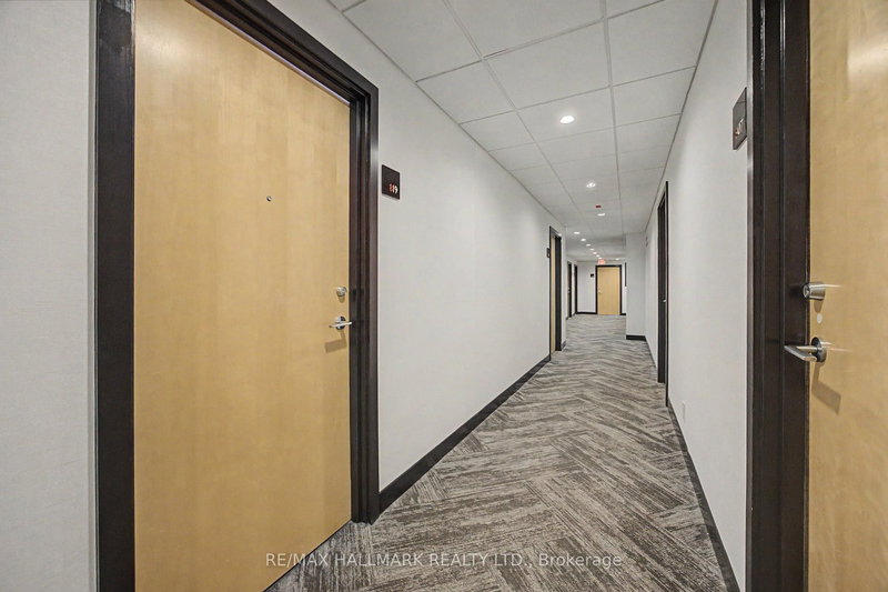 819 - 510 KING St E, Toronto, M5A 1M1 | Image 2
