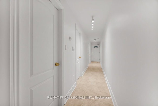 LOWER - 213 Major Street