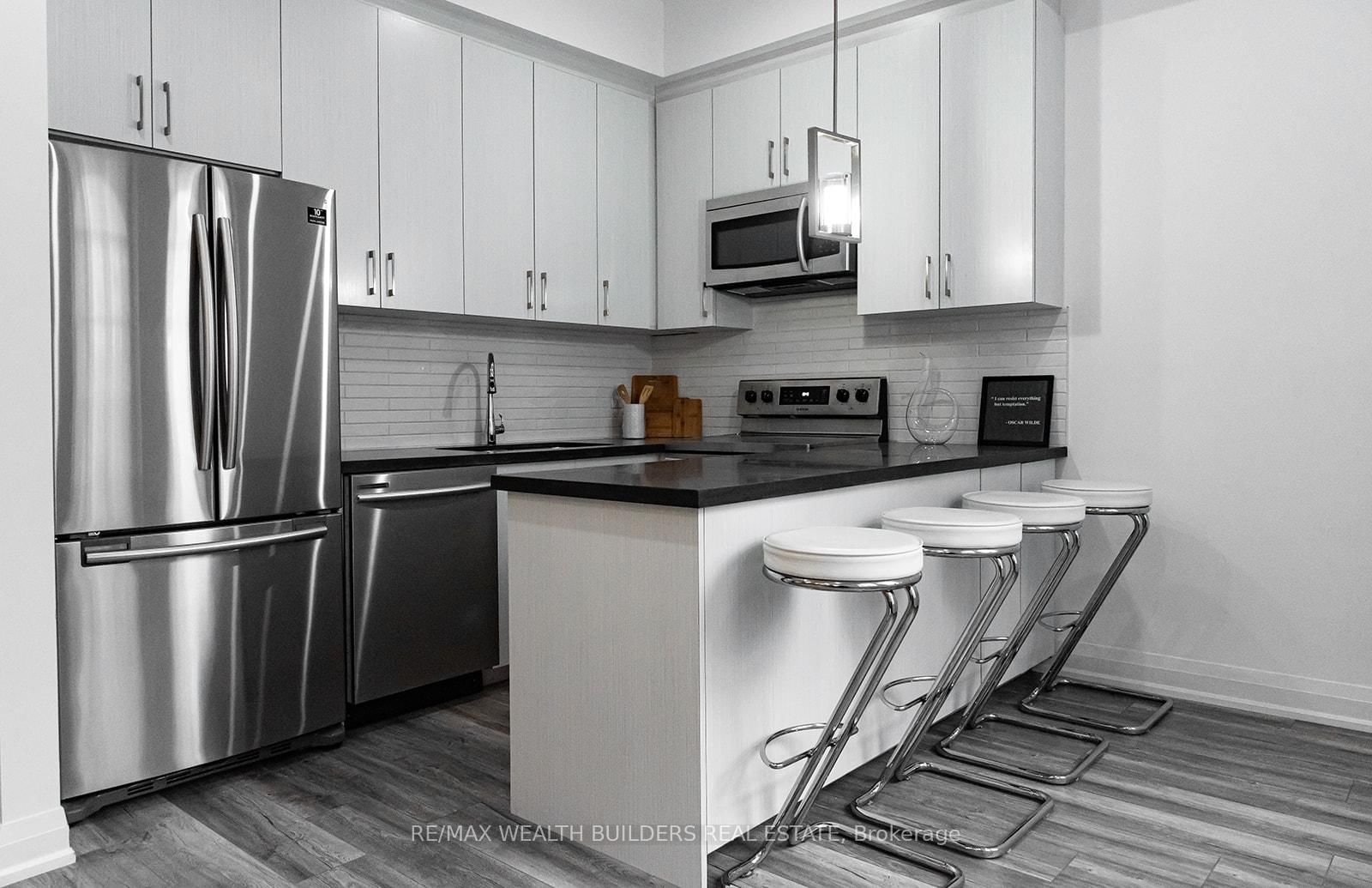 207 Jarvis Street, Unit 4 - Photo 2