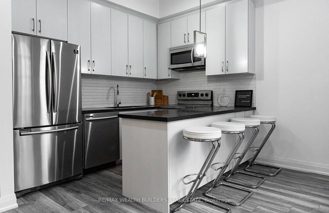 4 - 207 Jarvis Street