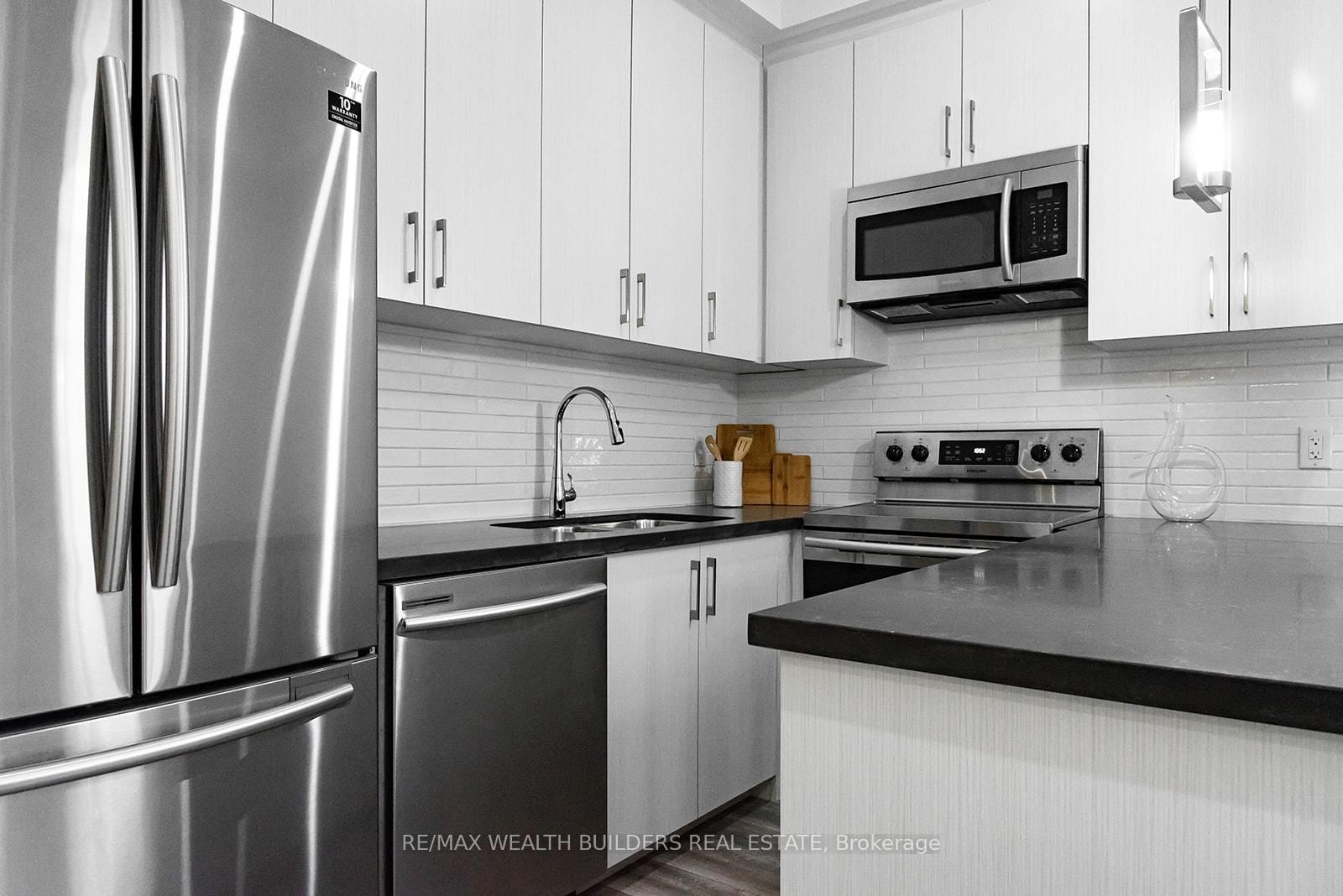 207 Jarvis Street, Unit 4 - Photo 3