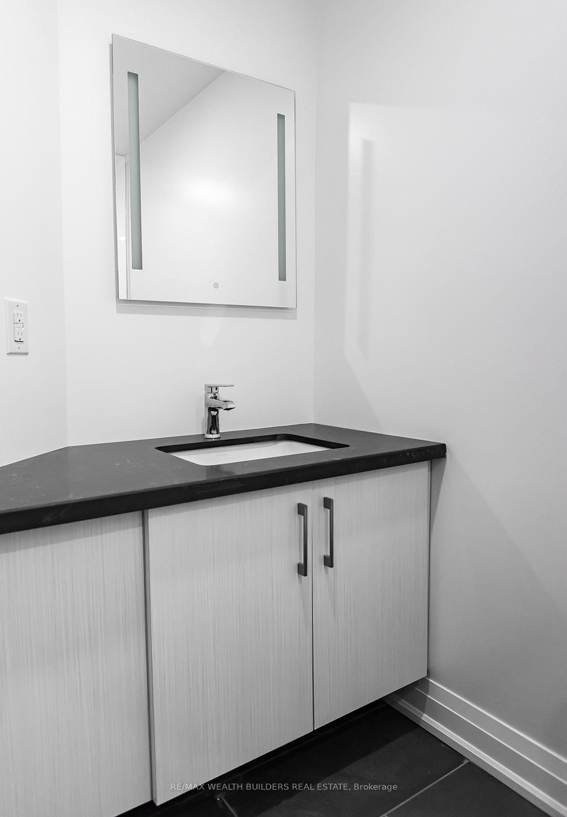 207 Jarvis Street, Unit 4 - Photo 8