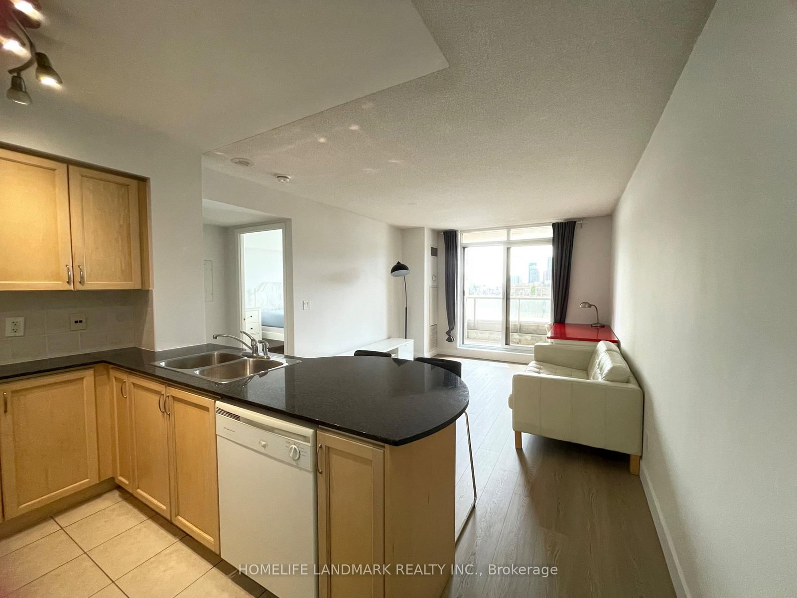 18 Kenaston Gardens, Unit 501