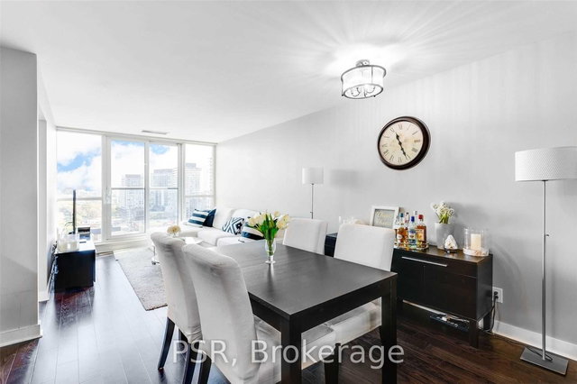 PH19 - 320 Richmond Street E