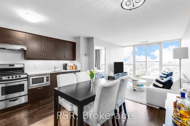 PH19 - 320 Richmond Street E