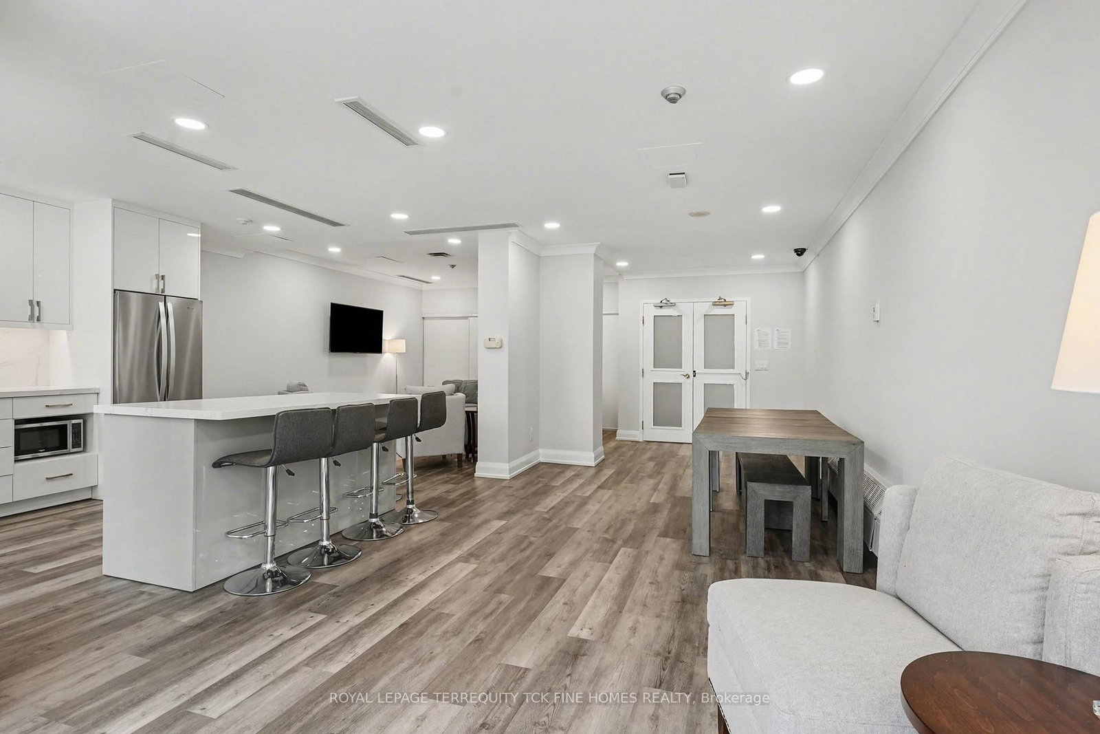 Condo for sale at 1009-398 Eglinton Avenue, Toronto, Ontario, M4P 3H8 - Mount Pleasant East - MLS: C13009670