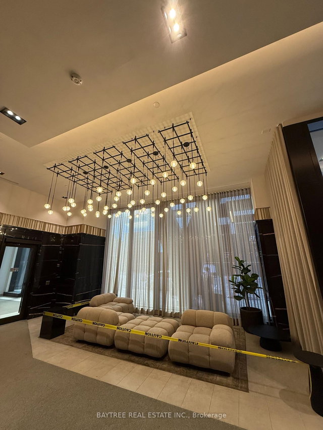 1501 - 108 Peter St Street