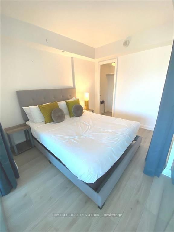 155 Yorkville Avenue, Unit 920 - Photo 2