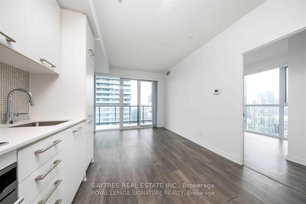 87 Peter Street, Unit 4010 - Photo 8