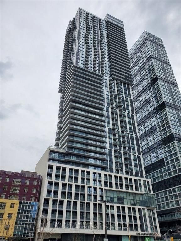 1003 - 251 Jarvis Street