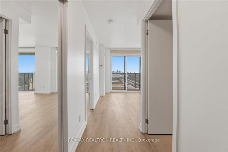 1004 - 120 Varna Dr, Toronto, M6A 0B3 | Image 3