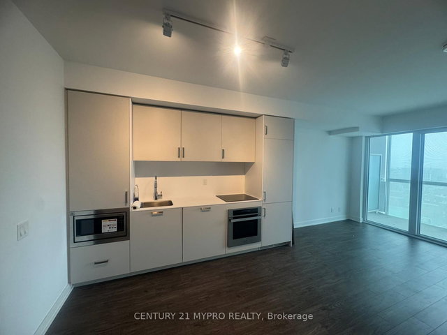 2105 - 88 Queen Street E