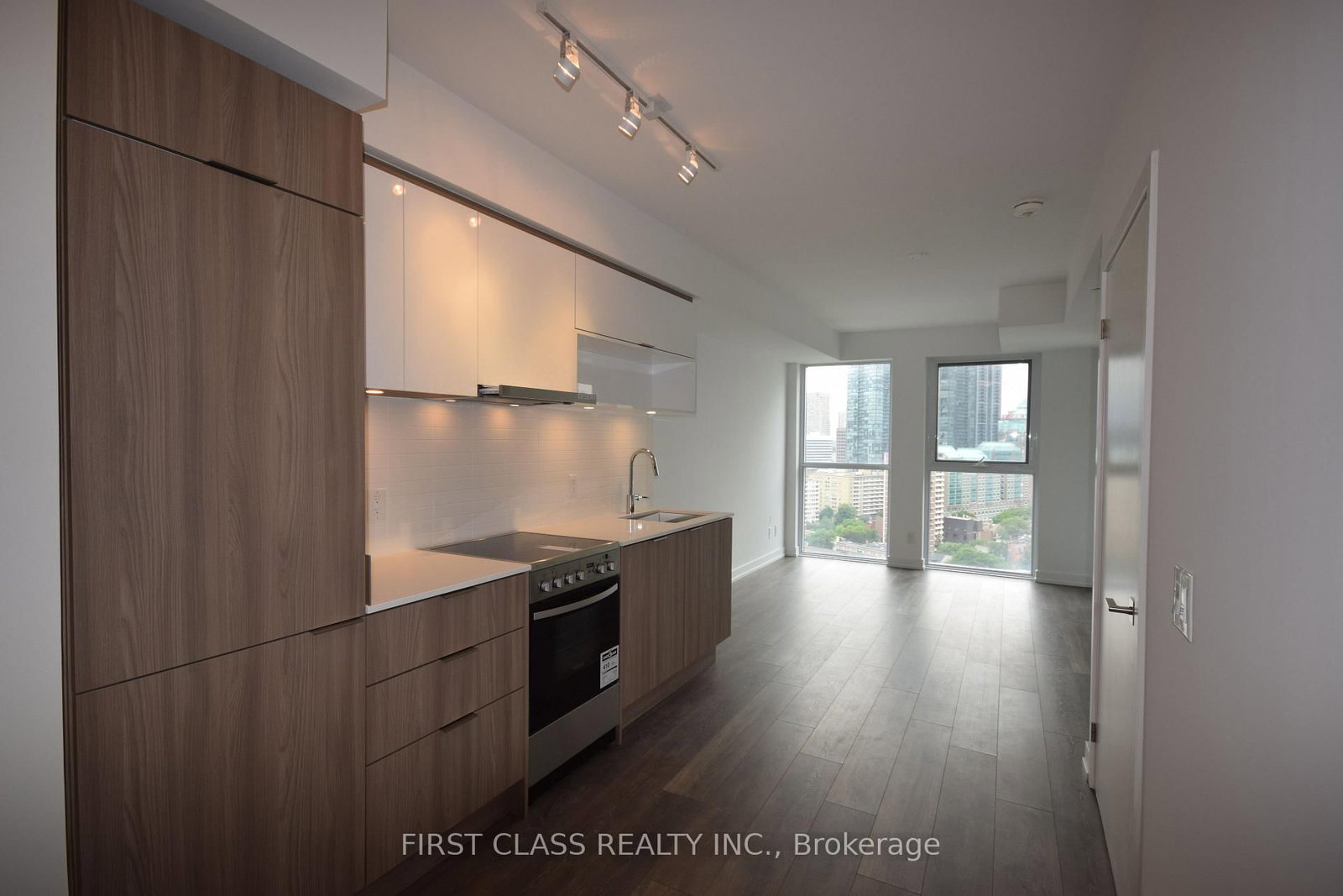 159 Wellesley Street E, Unit 2011 - Photo 12