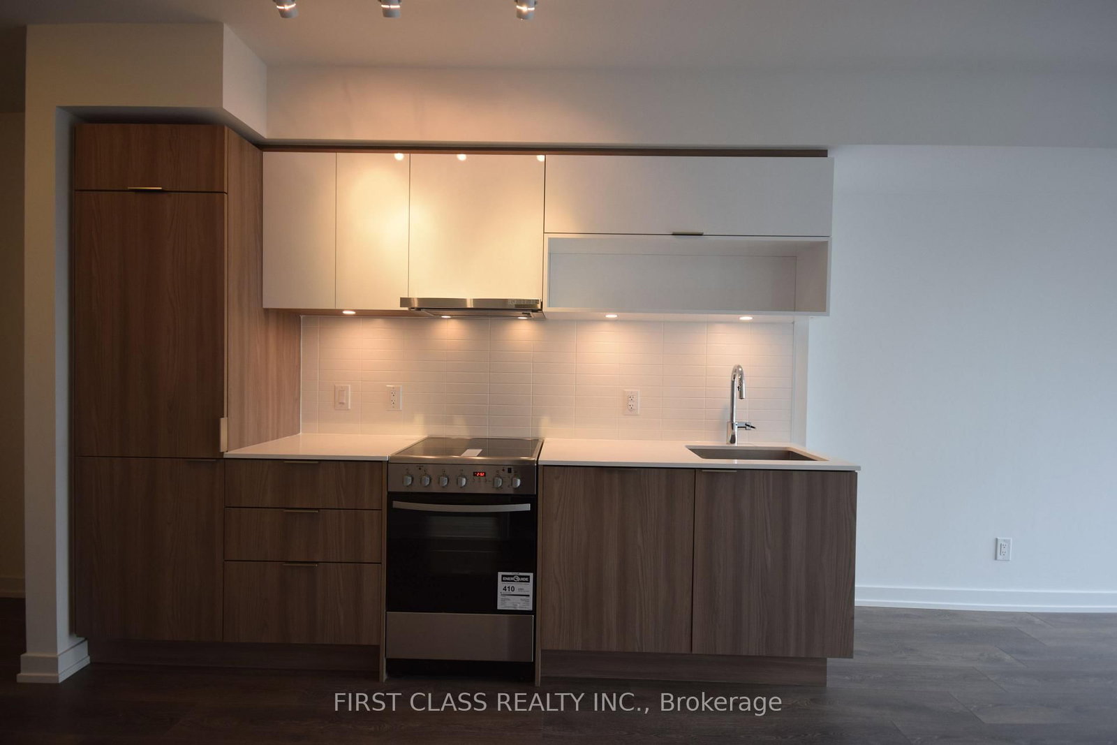 159 Wellesley Street E, Unit 2011 - Photo 18