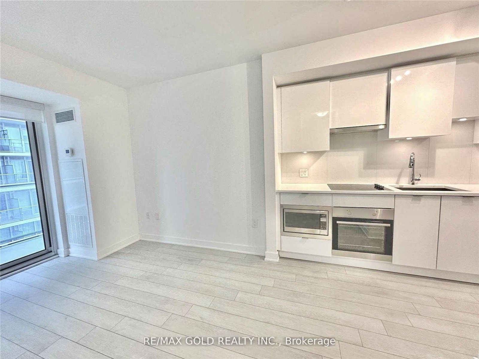 195 redpath Avenue, Unit 3301 - Photo 10