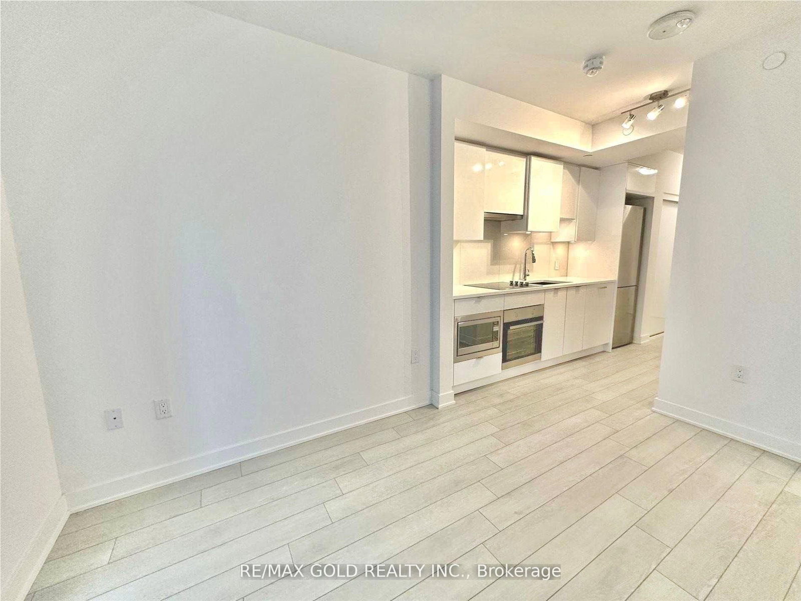 195 redpath Avenue, Unit 3301 - Photo 11