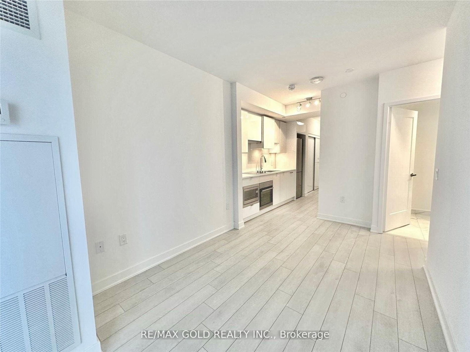 195 redpath Avenue, Unit 3301 - Photo 12