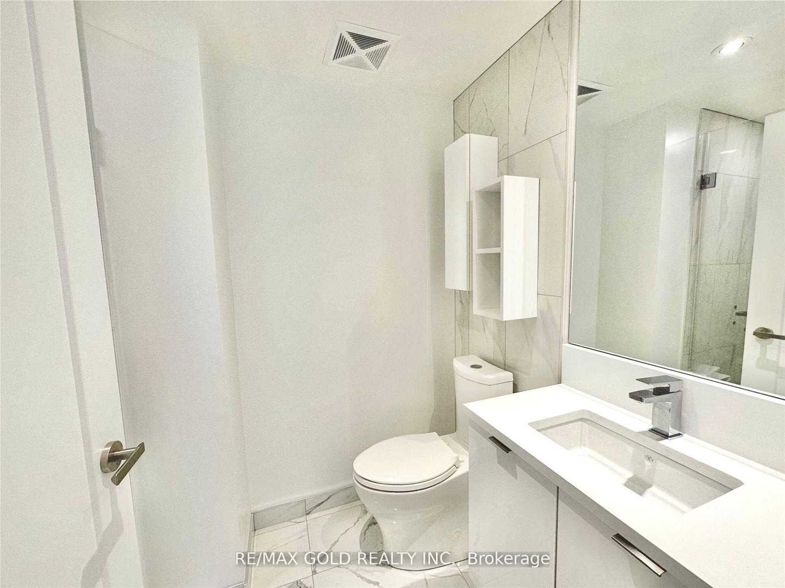 195 redpath Avenue, Unit 3301 - Photo 16