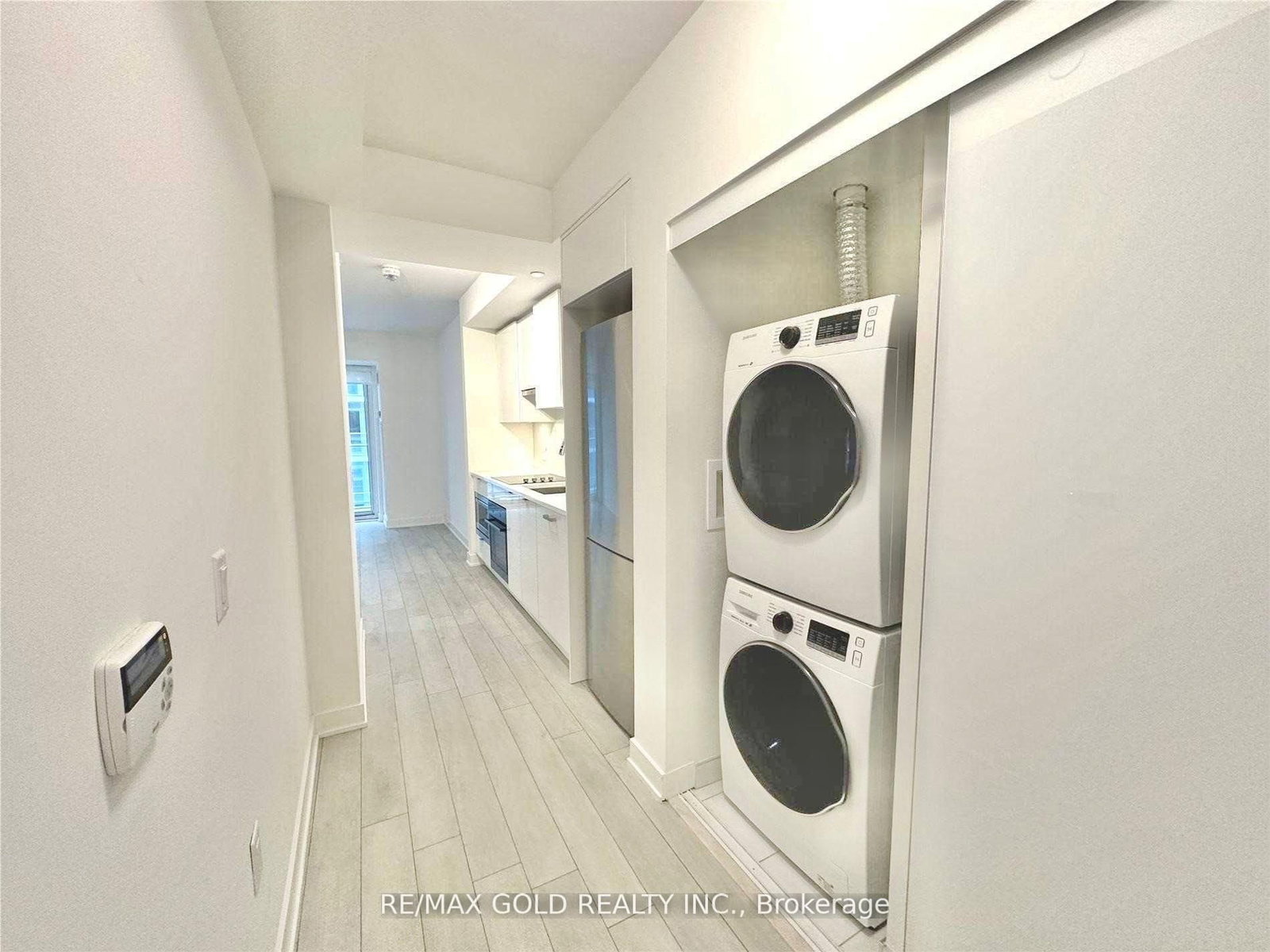 195 redpath Avenue, Unit 3301 - Photo 3