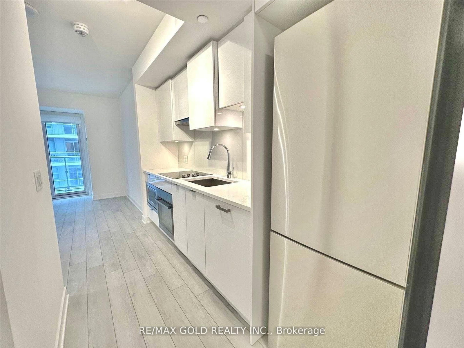 195 redpath Avenue, Unit 3301 - Photo 4