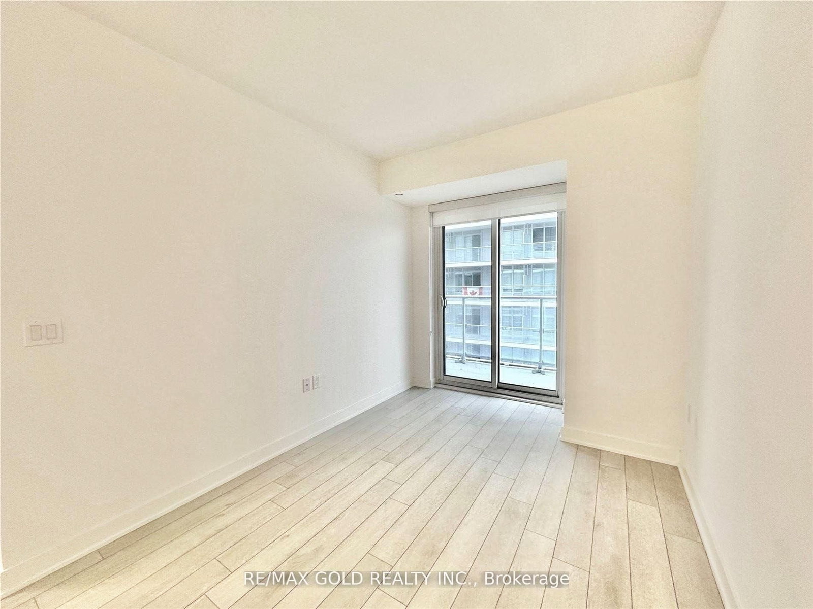 195 redpath Avenue, Unit 3301 - Photo 7