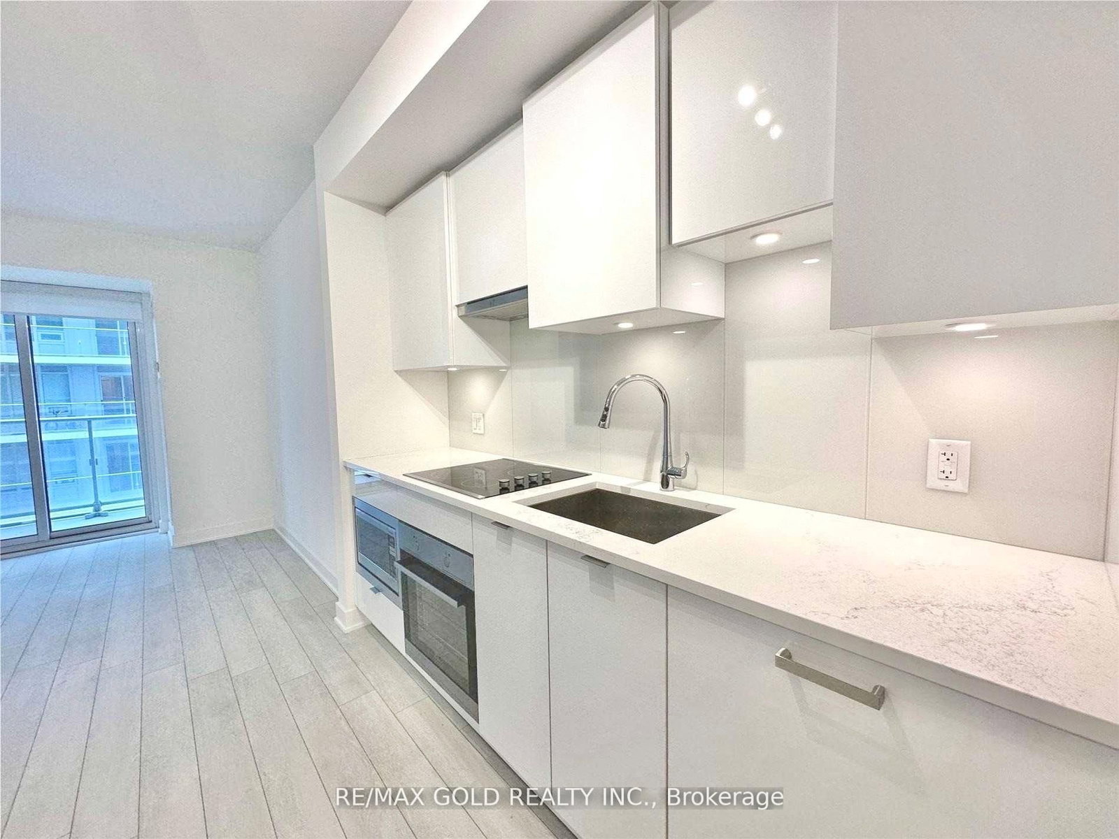 195 redpath Avenue, Unit 3301 - Photo 9