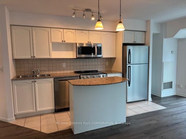 1805 - 18 Yonge Street