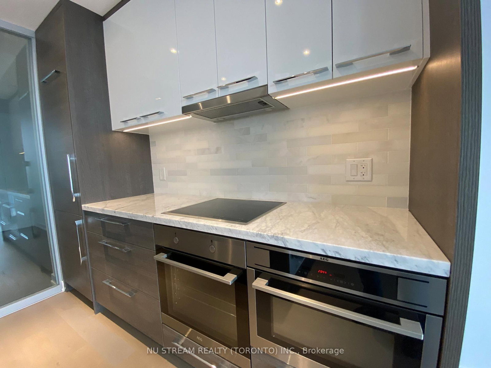 488 University Avenue, Unit 4509 - Photo 12