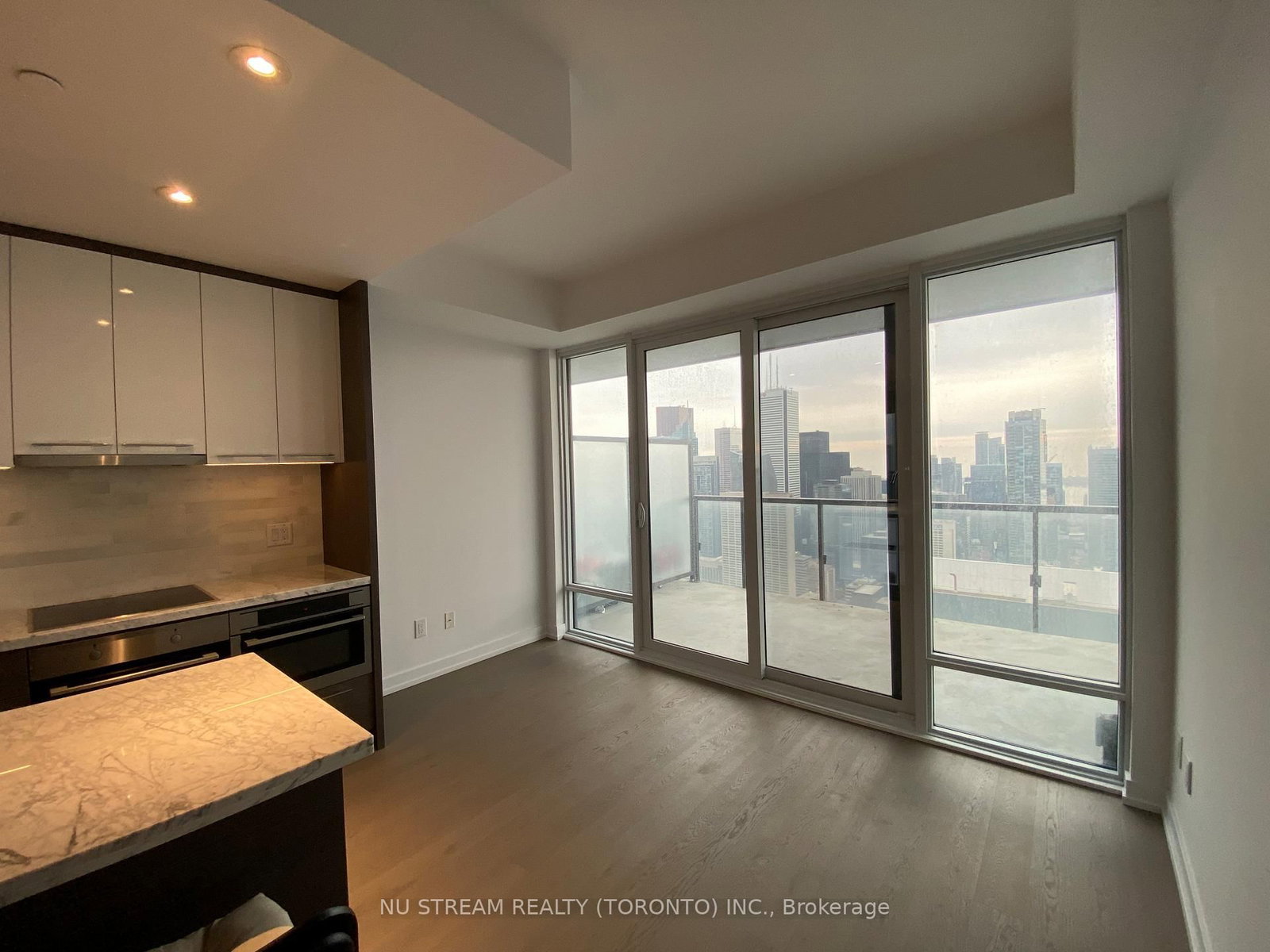 488 University Avenue, Unit 4509 - Photo 8