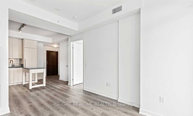 1213 - 38 Iannuzzi Street